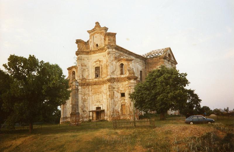 KKE 3343.jpg - Remont kościoła w Czartorysku, Czartorysk, 1997 r.